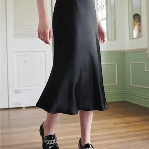 Quince 100% Washable Silk Skirt. Black. Size XS.